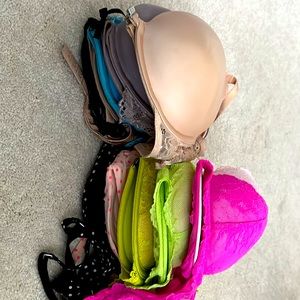 Huge lot of 10 pristine condition Victoria's Secret lined bras - 34c and 32d